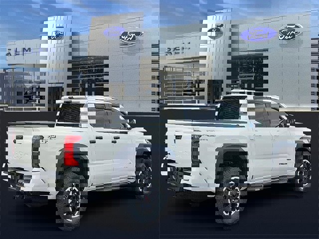 Used 2025 Toyota Tacoma TRD Sport image 3