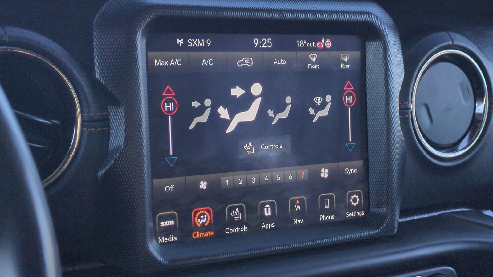 Used 2022 Jeep Wrangler Unlimited Sahara image 33