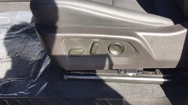 Used 2025 Chevrolet Colorado Trail Boss image 15