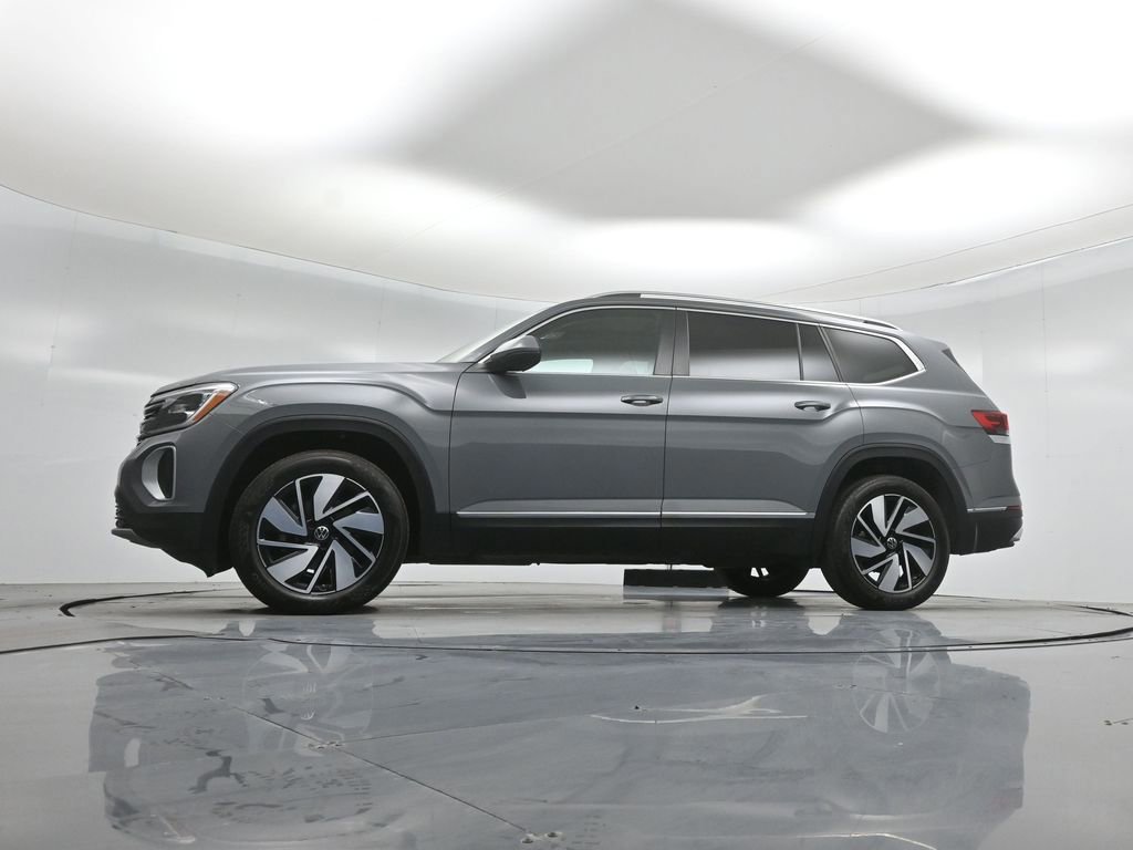 Used 2025 Volkswagen Atlas SEL AWD/4WD image 25