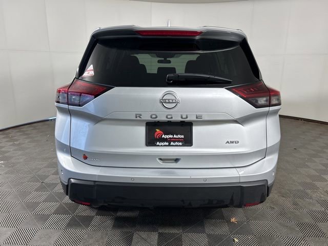 Used 2025 Nissan Rogue SV AWD/4WD image 5