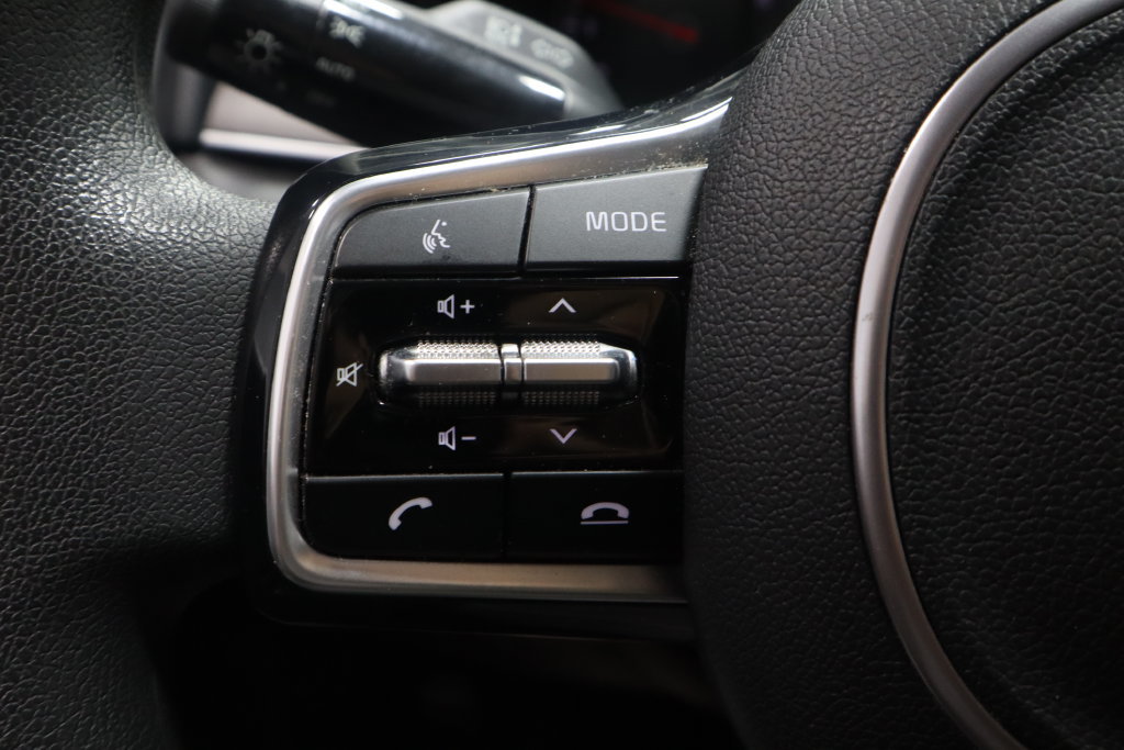 Used 2023 Kia Sorento LX FWD image 25
