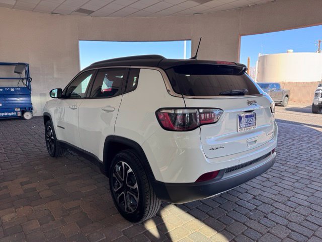Used 2023 Jeep Compass Limited AWD/4WD image 3
