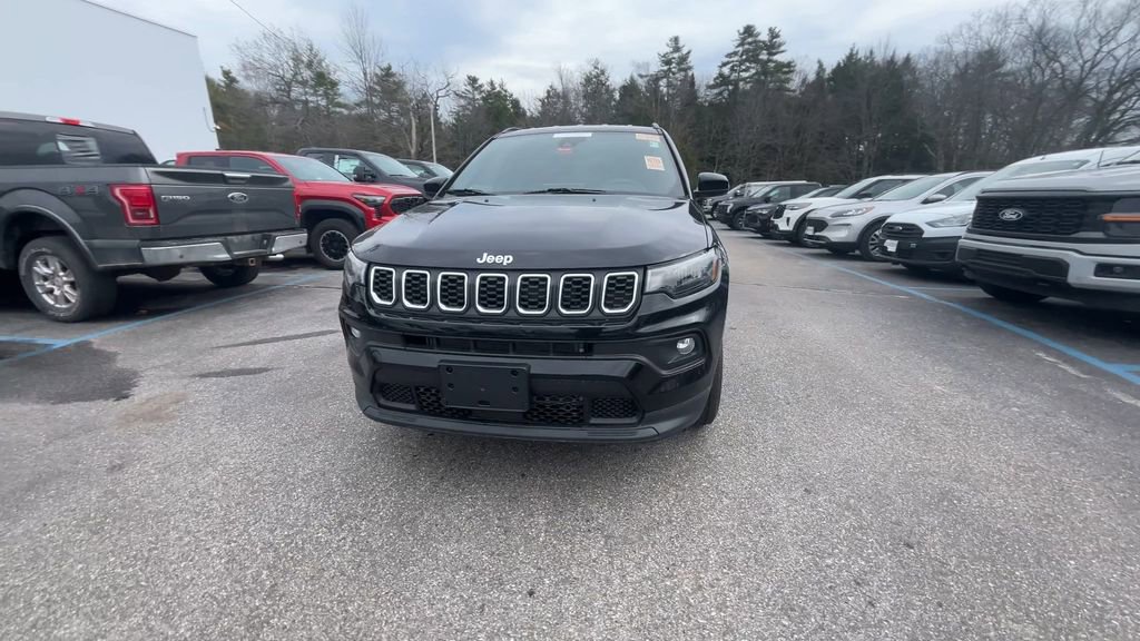 Used 2024 Jeep Compass Latitude AWD/4WD image 13