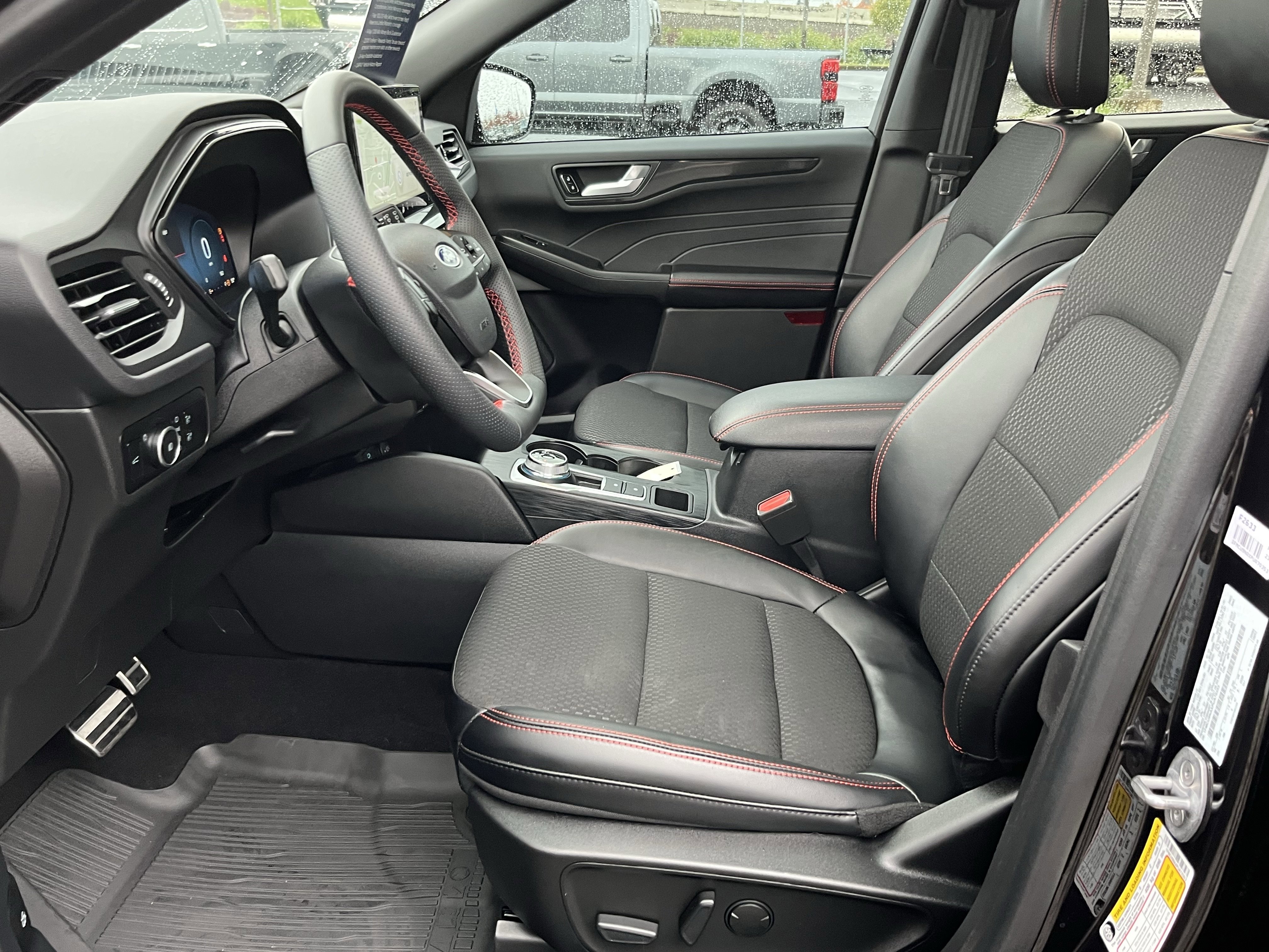 Certified 2023 Ford Escape ST-Line Select w/ Tech Pack #2 image 7