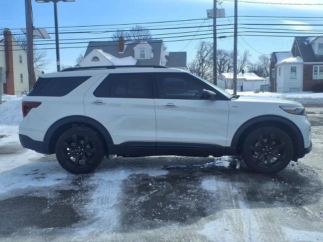 Certified 2022 Ford Explorer ST-Line w/ Class IV Trailer Tow Package image 2