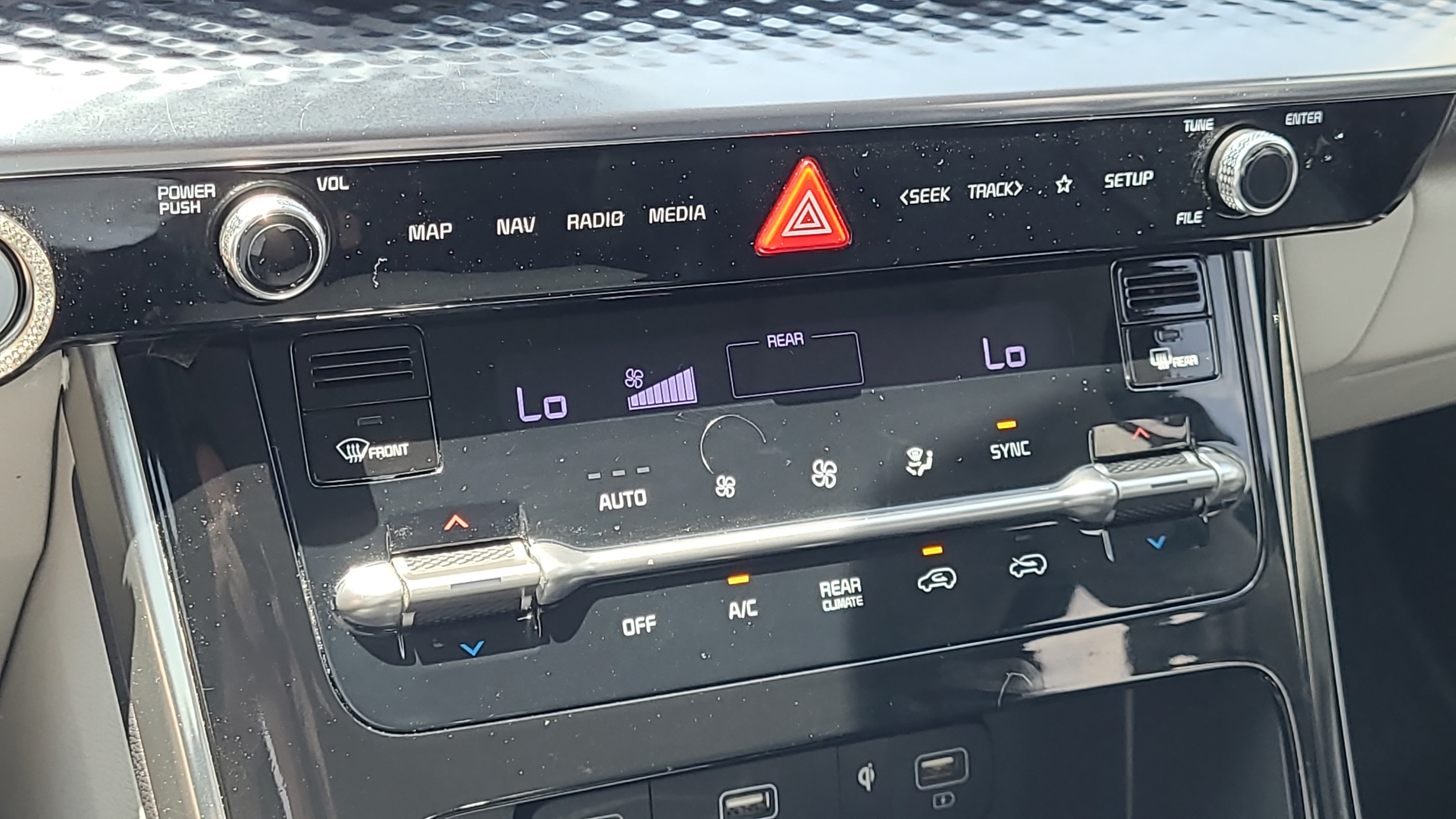 Used 2022 Kia Carnival SX Prestige FWD image 25