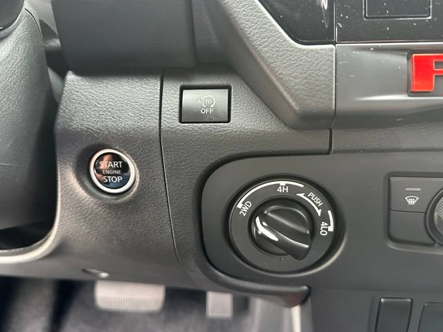 Used 2025 Nissan Frontier PRO-4X AWD/4WD image 38