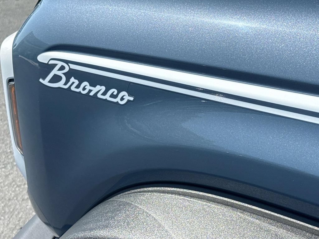Certified 2025 Ford Bronco Heritage Edition AWD/4WD image 6