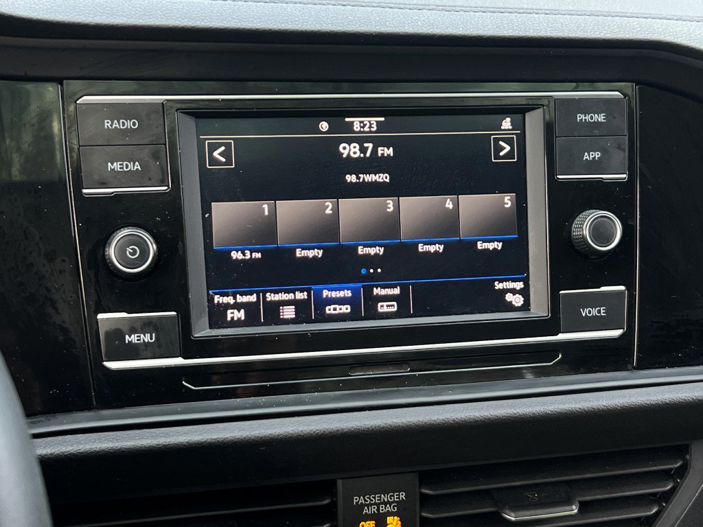 Used 2021 Volkswagen Jetta SE w/ SE Cold Weather Package image 20