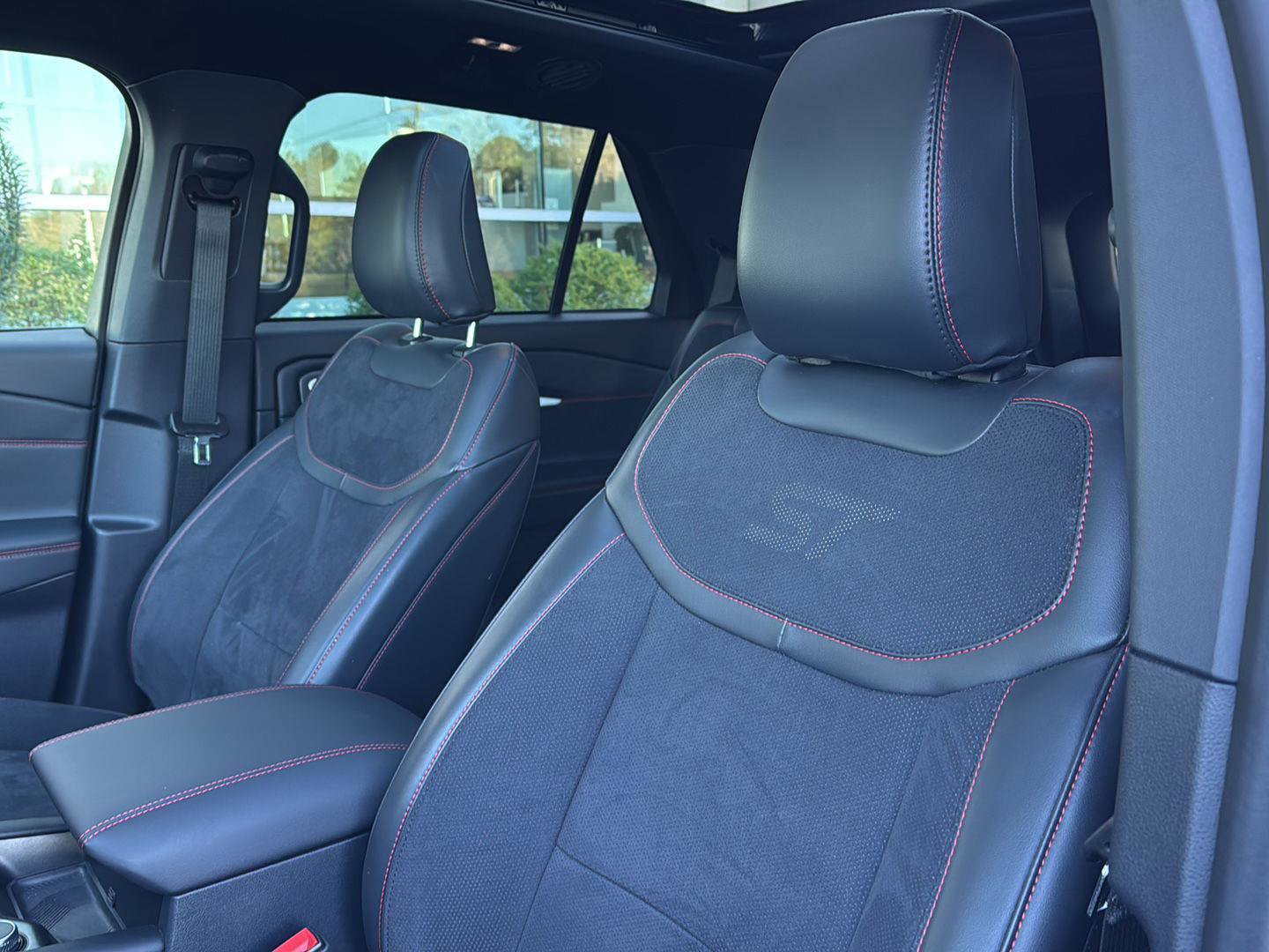 Certified 2025 Ford Explorer ST w/ Sun And Sound Package image 22