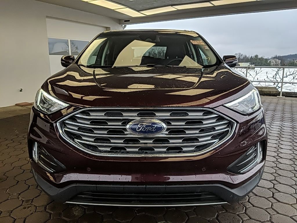 Certified 2024 Ford Edge Titanium w/ Class II Trailer Tow Package image 2