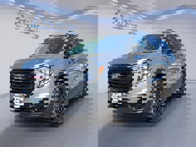 Used 2024 GMC Terrain SLE w/ Driver Convenience Package