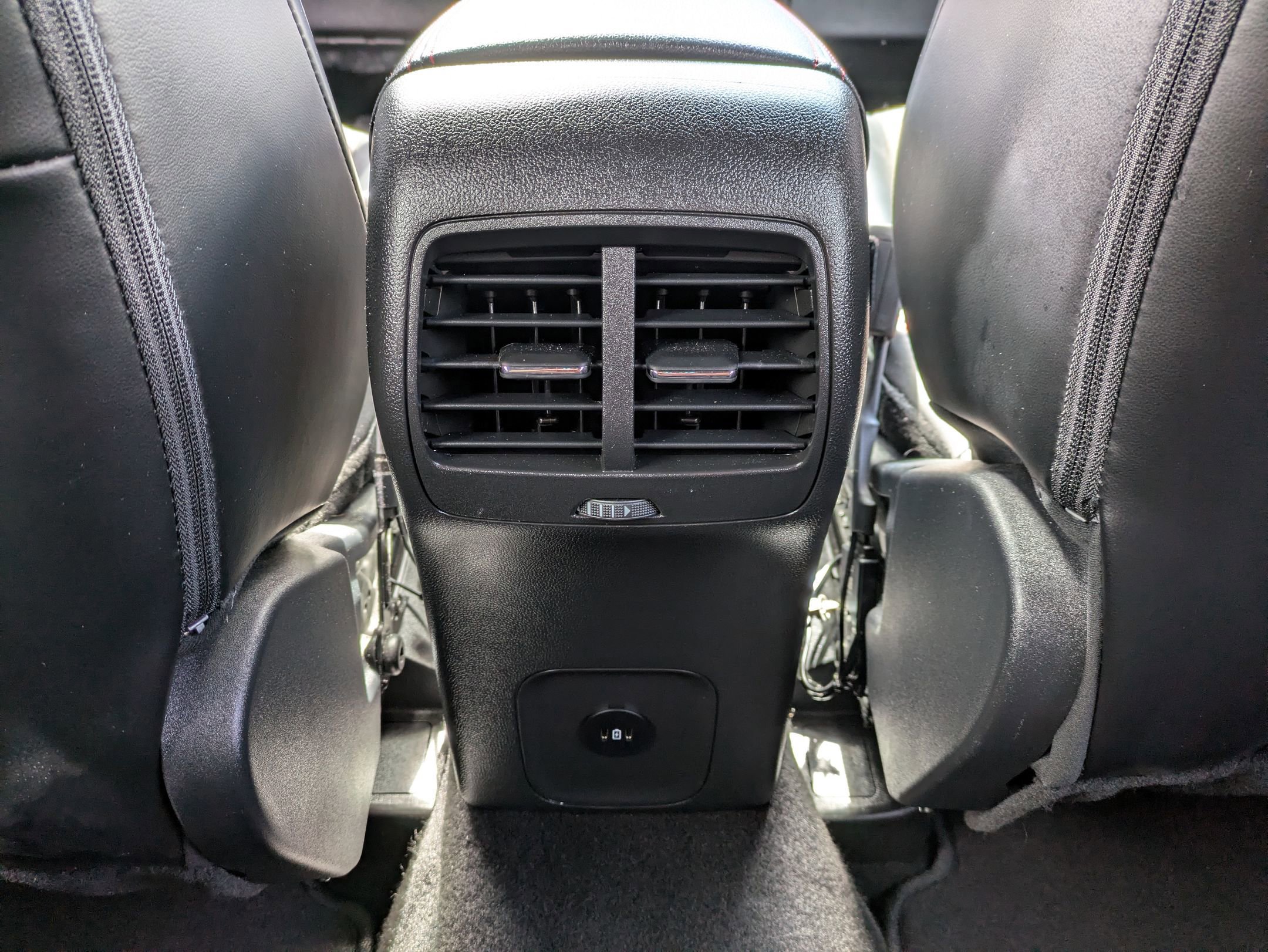 Certified 2025 Ford Escape ST-Line Select AWD/4WD image 16