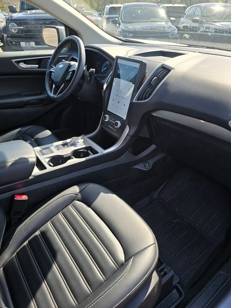 Certified 2024 Ford Edge SEL w/ Convenience Package AWD/4WD image 18