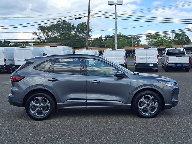 Certified 2023 Ford Escape ST-Line Select w/ Tech Pack #2 AWD/4WD image 7