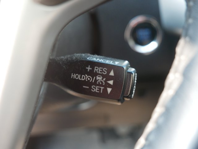 Used 2019 Toyota Highlander XLE AWD/4WD image 23