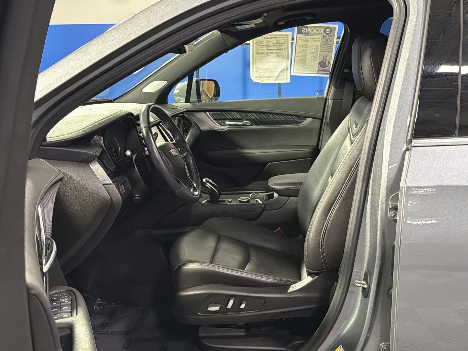 Used 2023 Cadillac XT6 Premium Luxury AWD/4WD image 30