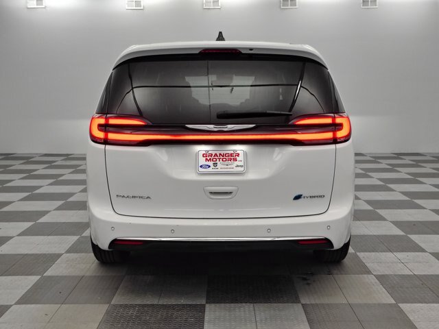 Used 2024 Chrysler Pacifica Limited FWD image 9