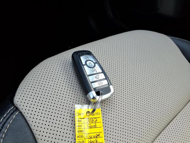 Certified 2022 Ford Escape Titanium w/ Titanium Elite Package image 20