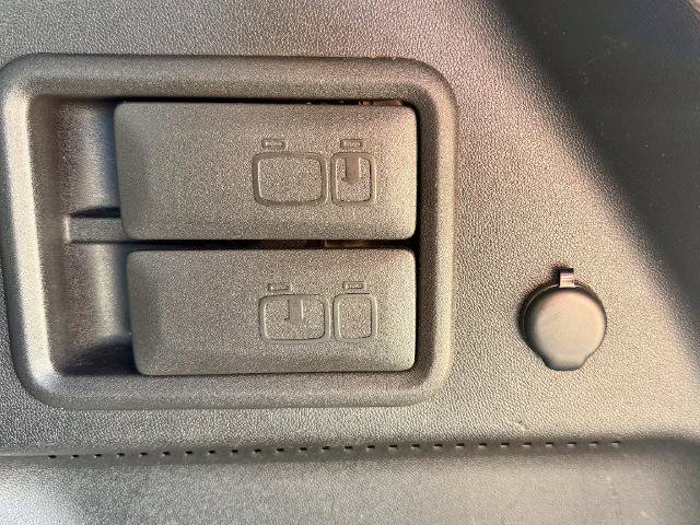 Used 2020 Chevrolet Equinox LT FWD image 17