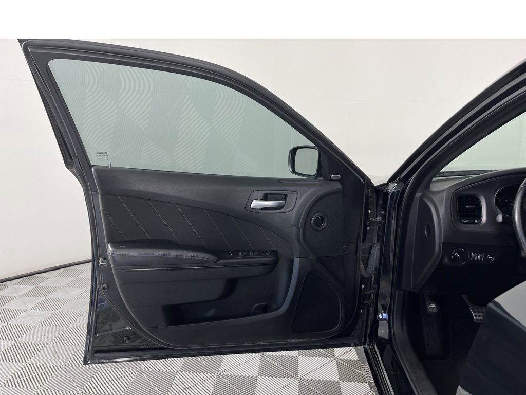 Used 2023 Dodge Charger R/T w/ Blacktop Package image 10