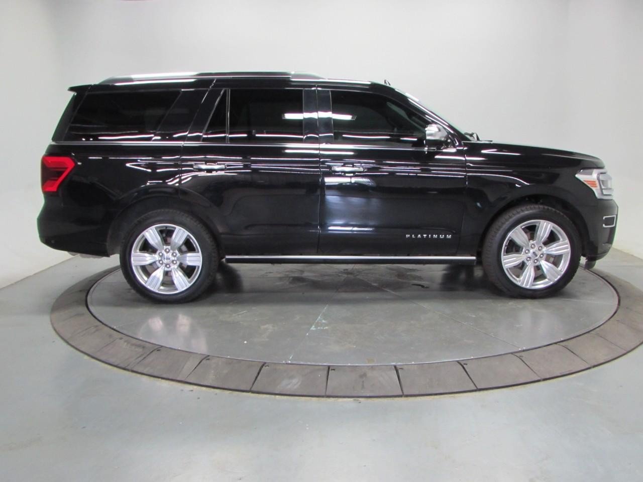 Certified 2024 Ford Expedition Platinum AWD/4WD image 8