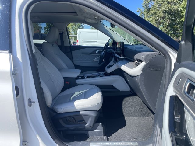 Certified 2025 Ford Explorer Platinum w/ Ultimate Package AWD/4WD image 15