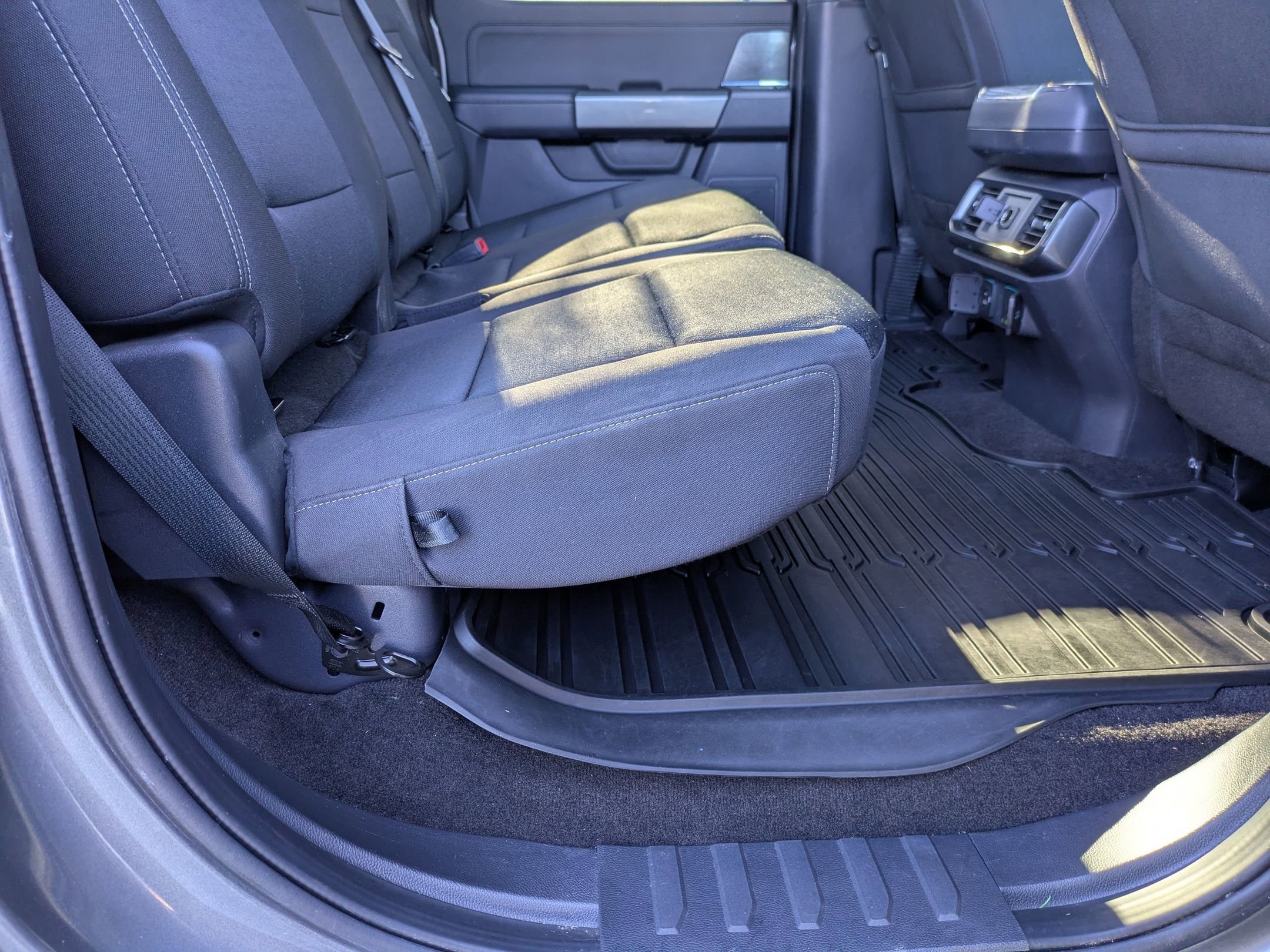 Certified 2022 Ford F150 XLT w/ Equipment Group 302A High image 34