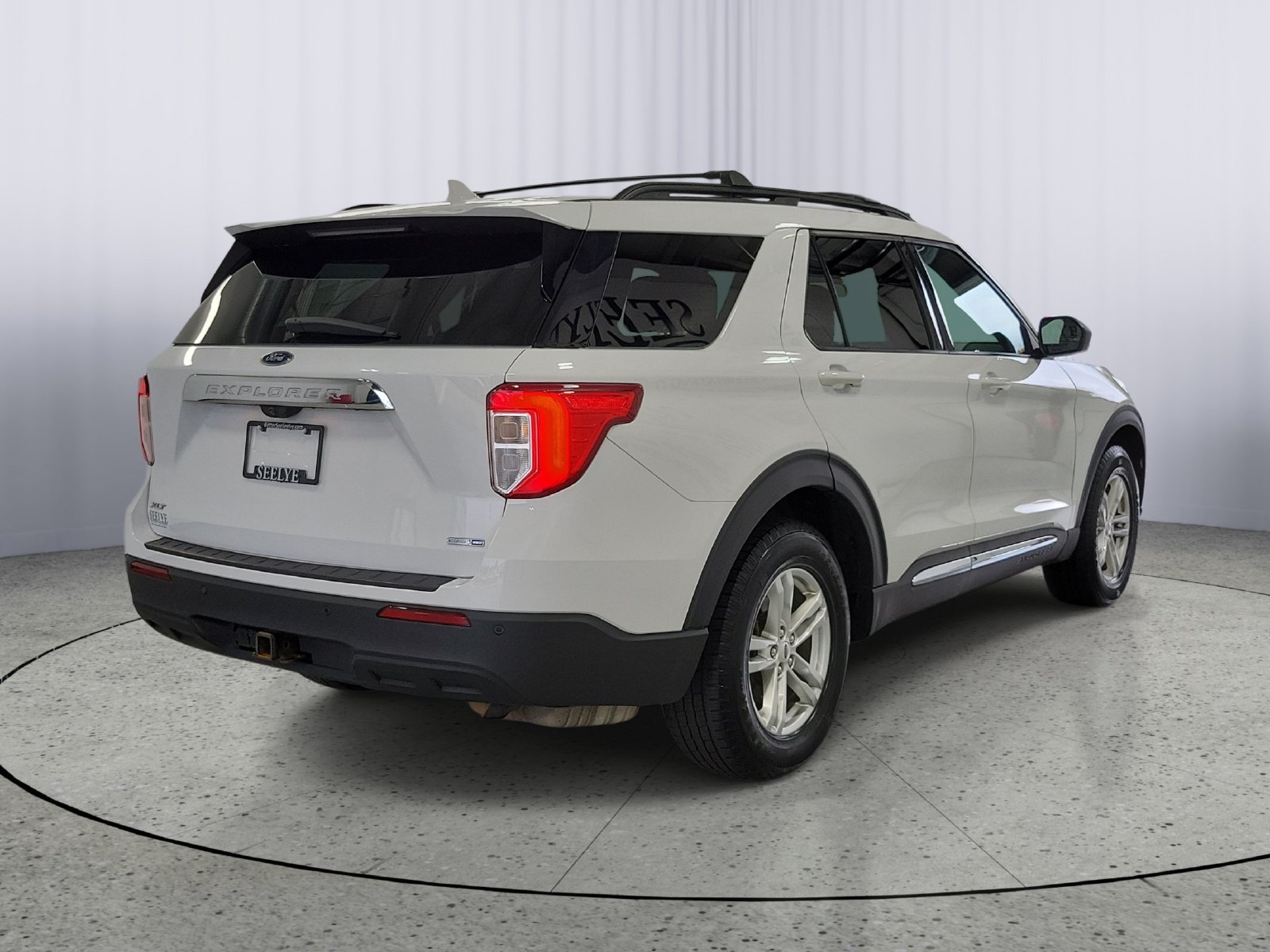 Certified 2020 Ford Explorer XLT w/ Comfort Package AWD/4WD image 2