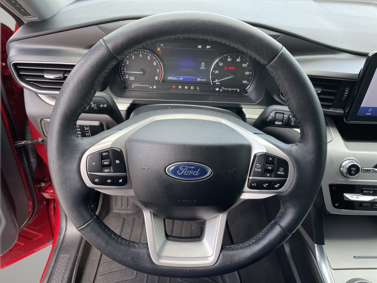 Certified 2024 Ford Explorer XLT w/ Equipment Group 202A RWD image 30