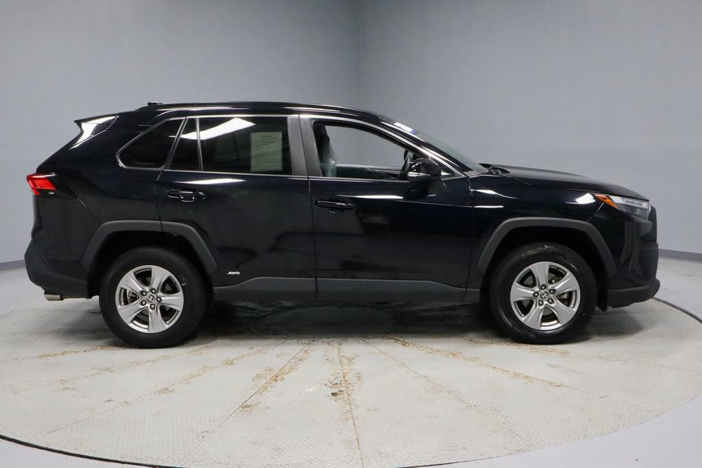 Used 2024 Toyota RAV4 XLE AWD/4WD image 6