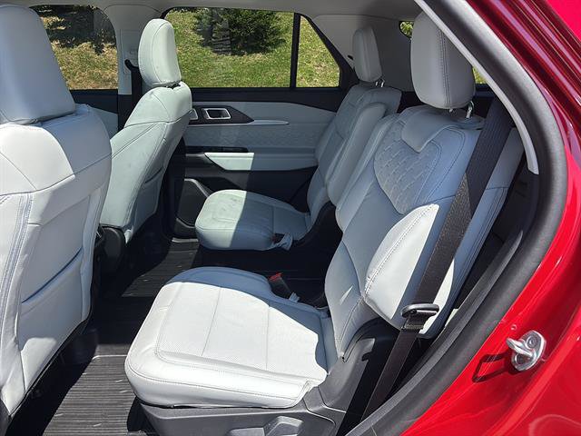 Certified 2026 Ford Explorer Platinum w/ LUX Leather Package AWD/4WD image 16