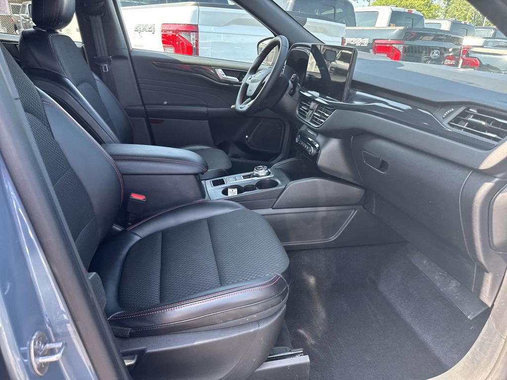 Certified 2023 Ford Escape ST-Line w/ Tech Pack #1 image 13