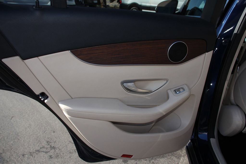 Used 2022 Mercedes-Benz GLC 300 image 21