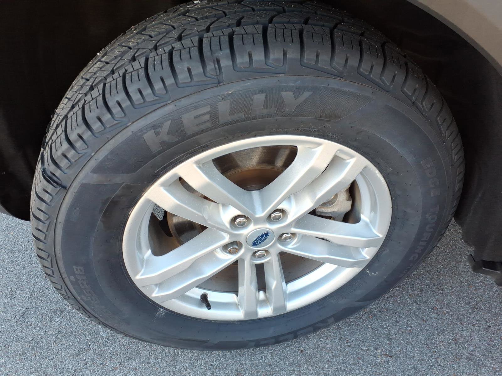 Certified 2023 Ford Explorer XLT w/ Equipment Group 202A image 9