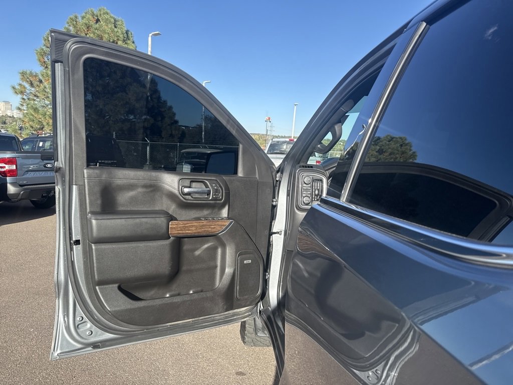 Used 2020 Chevrolet Silverado 1500 High Country w/ Technology Package image 10