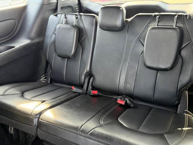 Used 2025 Chrysler Pacifica Select FWD image 11