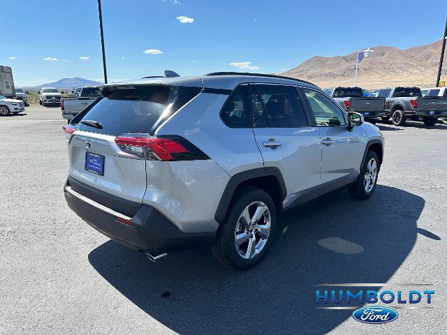 Used 2021 Toyota RAV4 XLE Premium AWD/4WD image 5