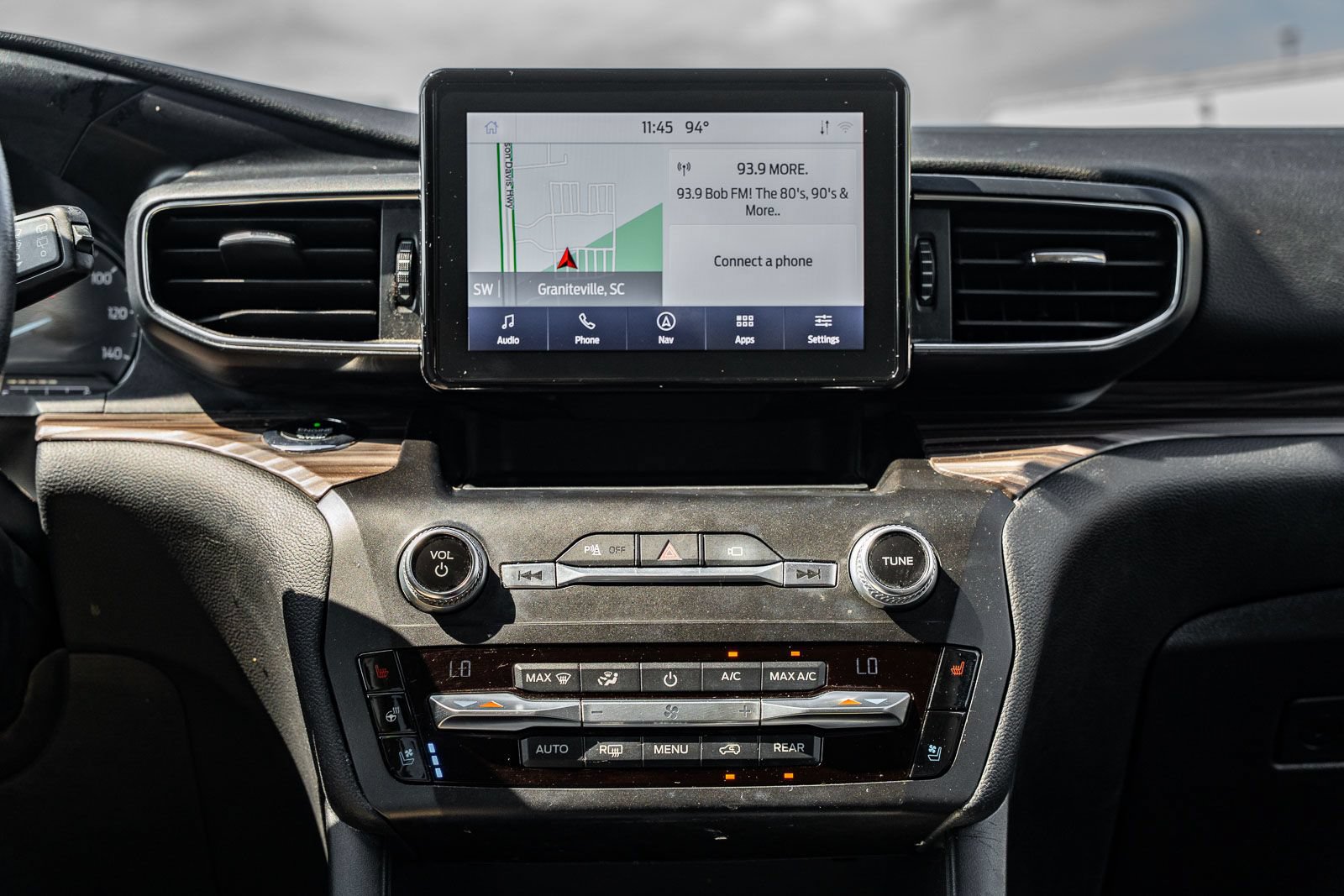 Certified 2020 Ford Explorer Limited RWD image 30