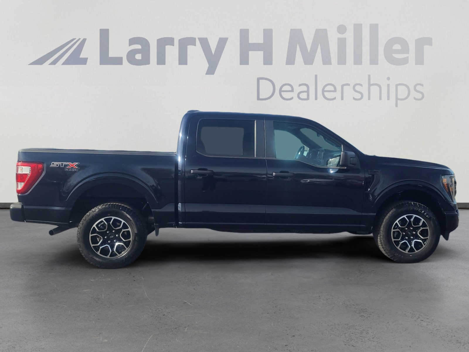 Certified 2023 Ford F150 XL w/ STX Appearance Package image 6