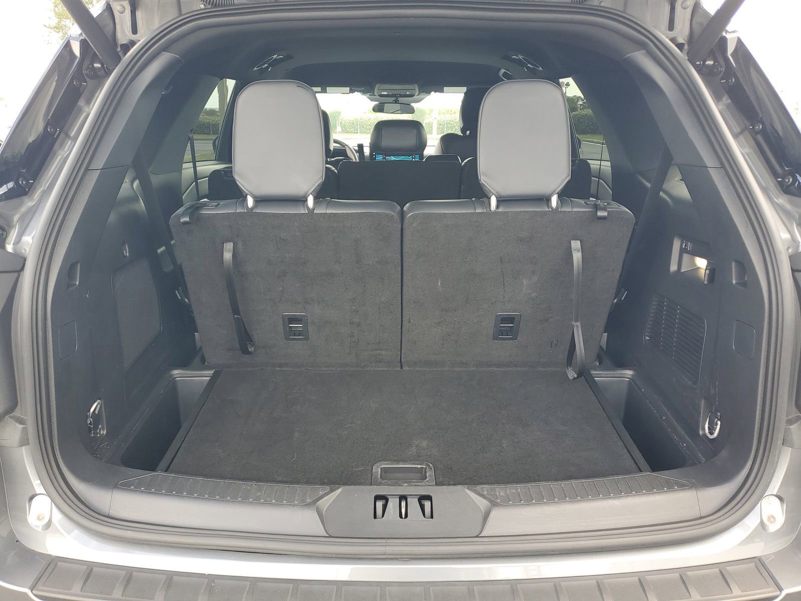 Certified 2025 Ford Explorer ST-Line w/ ST-Line Street Pack image 7