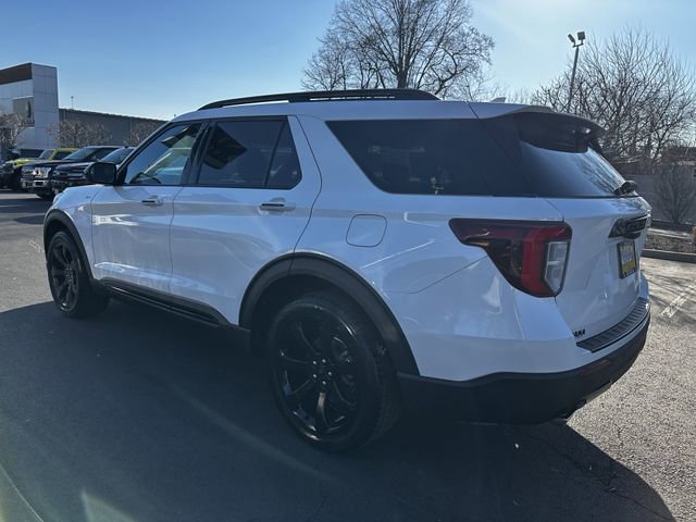 Certified 2023 Ford Explorer ST-Line image 3