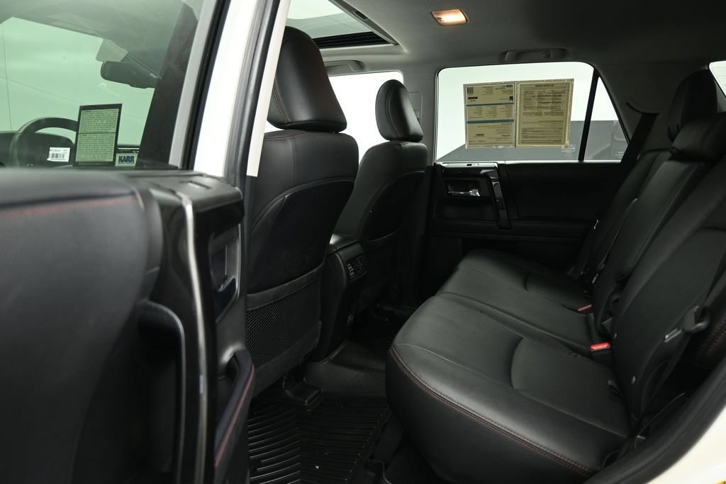 Used 2022 Toyota 4Runner TRD Off-Road Premium AWD/4WD image 19