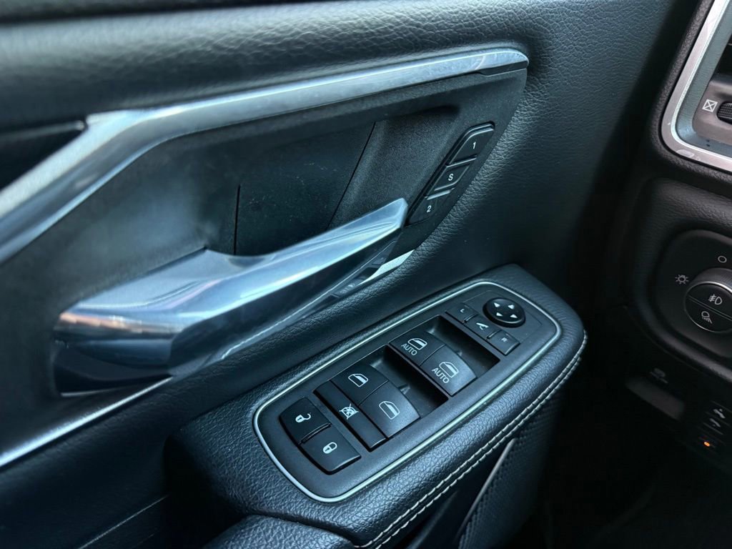 Used 2021 RAM 1500 Laramie w/ Sport Appearance Package image 12