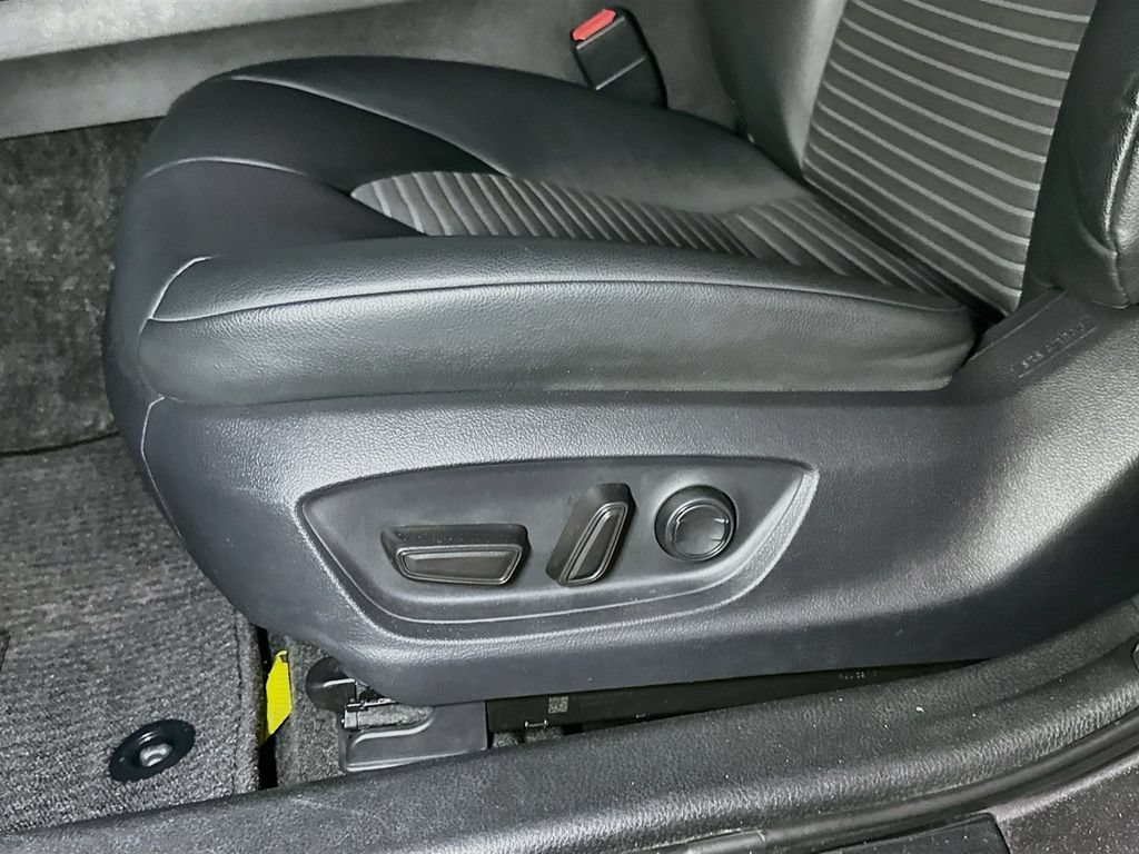 Used 2019 Toyota Camry SE w/ Convenience Package FWD image 19