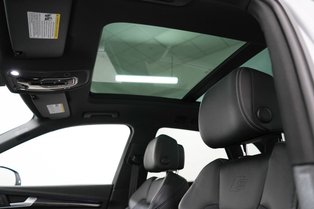 Used 2022 Audi SQ5 Prestige w/ Prestige Package AWD/4WD image 18