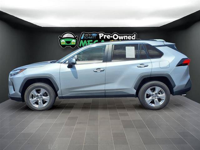 Used 2025 Toyota RAV4 XLE AWD/4WD image 3