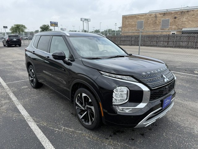 Used 2024 Mitsubishi Outlander SEL FWD image 3