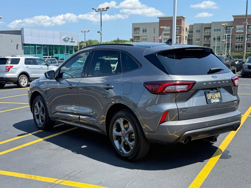 Certified 2023 Ford Escape ST-Line w/ Tech Pack #1 AWD/4WD image 9